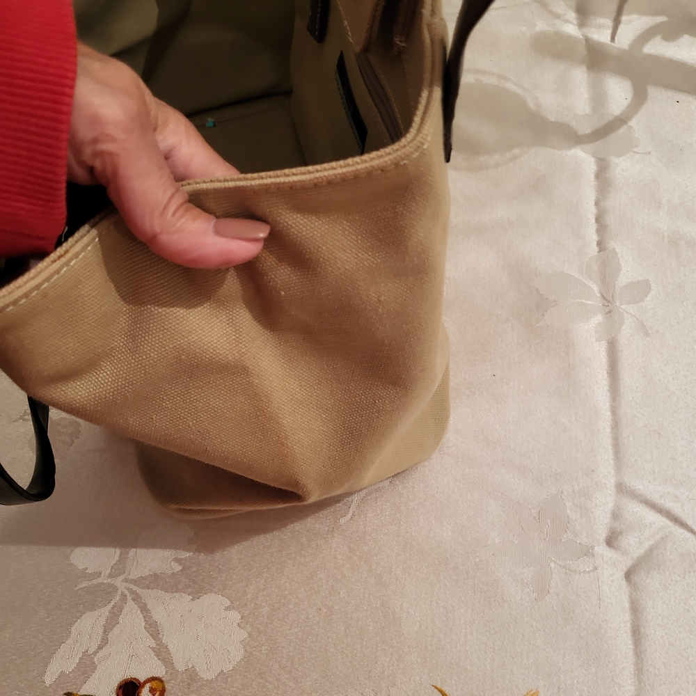 Nine & Co. Tan Tote with Black Handles - Picture 8 of 9